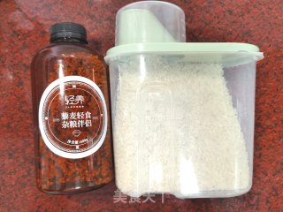 生蚝炒杂粮饭的做法步骤：1