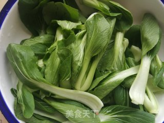 西红柿炒上海青的做法步骤：1