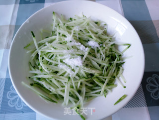 凉拌豆皮的做法步骤：1