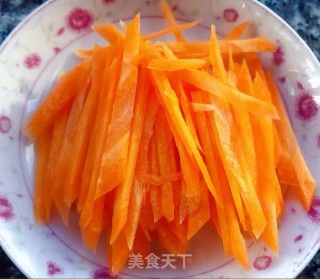 千张凉拌茼蒿胡萝卜丝的做法步骤：7