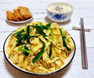 韭菜炒千张的做法步骤：12