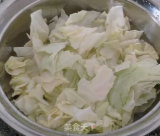凉拌包菜的做法步骤：1