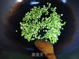 蒜苗炒牛肉的做法步骤：2