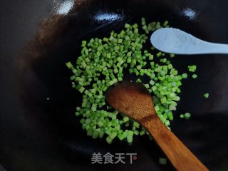 蒜苗炒牛肉的做法步骤：3