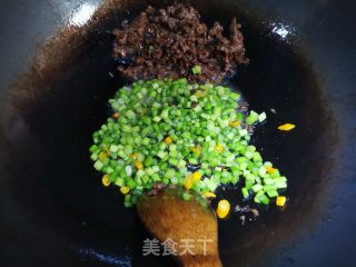蒜苗炒牛肉的做法步骤：5
