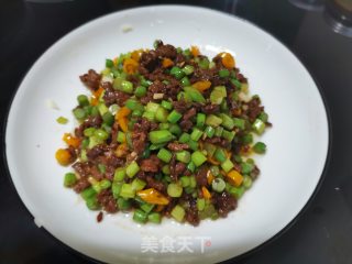 蒜苗炒牛肉的做法步骤：6