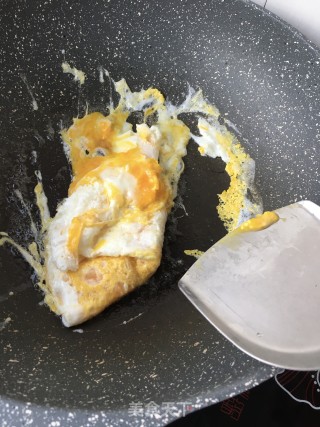 毛豆炒鸡蛋的做法步骤：5