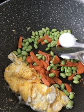 毛豆炒鸡蛋的做法步骤：8