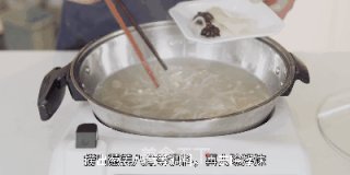一学就会的肉皮冻，Q弹爽滑入口即化，也能立马去摆摊了的做法步骤：6