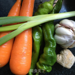 鸡腿烧土豆的做法步骤：2