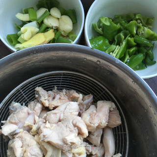 鸡腿烧土豆的做法步骤：5