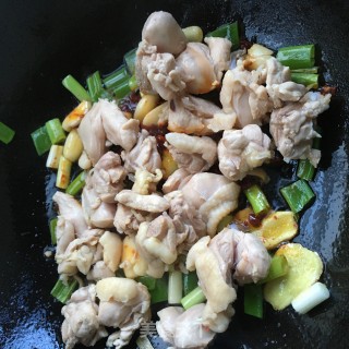 鸡腿烧土豆的做法步骤：8