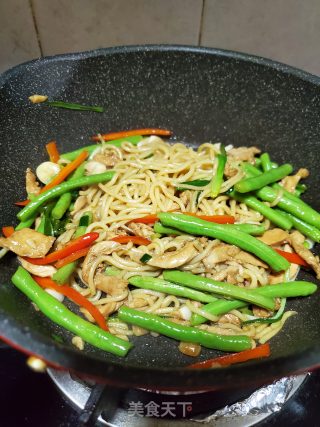 豆角鸡丝炒车仔面的做法步骤：9