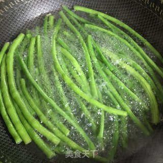 手撕豆角的做法步骤：3