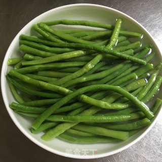 手撕豆角的做法步骤：4