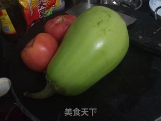 番茄烧青茄的做法步骤：1