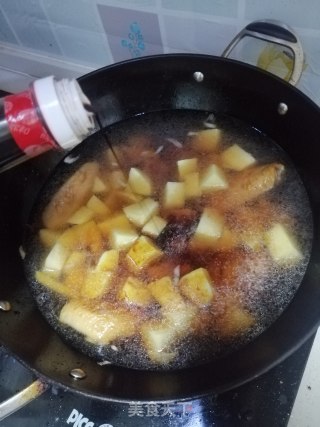 简单甜糯的土豆炖鸡翅的做法步骤：8