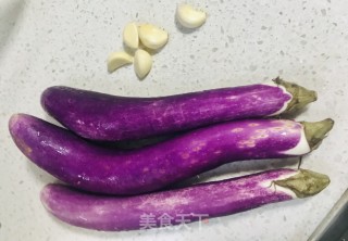手撕茄子的做法步骤：1