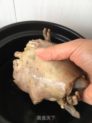 香菇炖鸽子的做法步骤：4