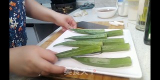 秋葵酿虾滑，乘风破浪会有时的做法步骤：1