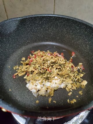 梅菜干酥饼的做法步骤：2
