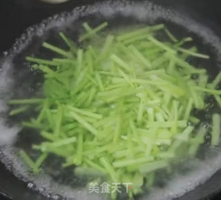 芹菜豆干的做法步骤：1