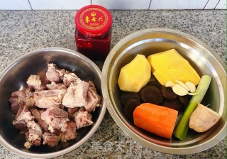 腐乳排骨炖时蔬#荤菜#的做法步骤：1