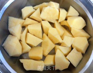 腐乳排骨炖时蔬#荤菜#的做法步骤：2