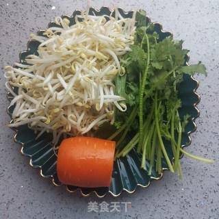 凉拌豆芽的做法步骤：1