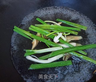 盐水煮小河虾的做法步骤：3