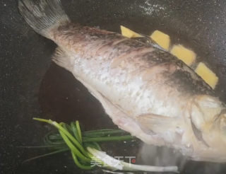 鲫鱼豆腐汤的做法步骤：3