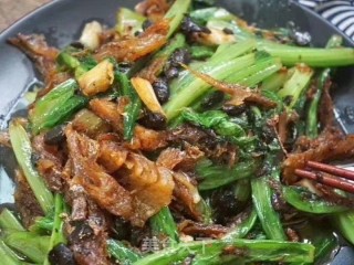 豆豉鲮鱼炒麦菜的做法步骤：5