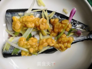 豆酱蒸秋刀鱼的做法步骤：4
