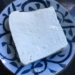 焖烧豆腐的做法步骤：1