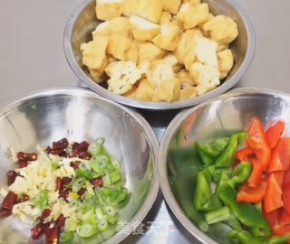 炒豆泡的做法步骤：1