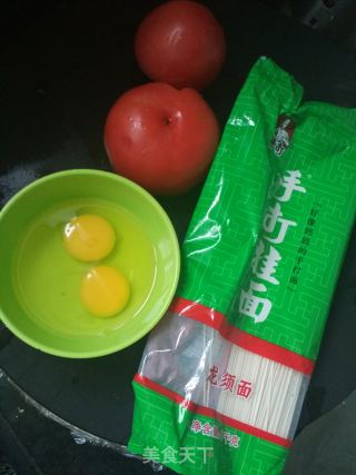 西红柿鸡蛋龙须面的做法步骤：1