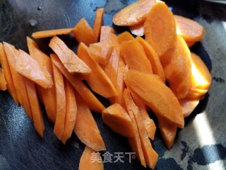 胡萝卜山药炒西芹的做法步骤：1