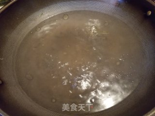 木耳拌西芹的做法步骤：4