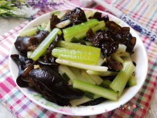 木耳拌西芹的做法步骤：14