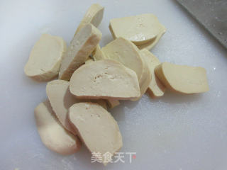 小素鸡煮红薯粉条的做法步骤：2