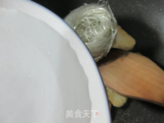 小素鸡煮红薯粉条的做法步骤：5