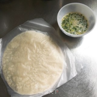 鸡蛋手抓饼的做法步骤：1