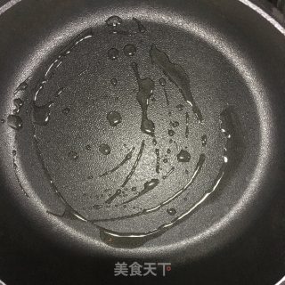 鸡蛋手抓饼的做法步骤：2