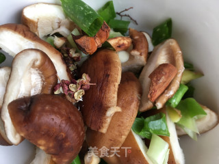 香菇土豆炖鸡的做法步骤：7
