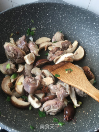 香菇土豆炖鸡的做法步骤：14