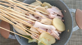 钵钵鸡的做法步骤：2