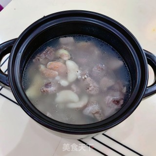 菱角薏米排骨汤的做法步骤：11
