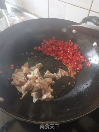 小炒牛蛙的做法步骤：6