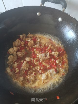 小炒牛蛙的做法步骤：9