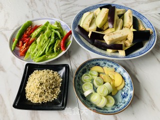 火麻仁烧茄子的做法步骤：1